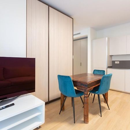 شقة Cozy Flat With Parking ميلان المظهر الخارجي الصورة