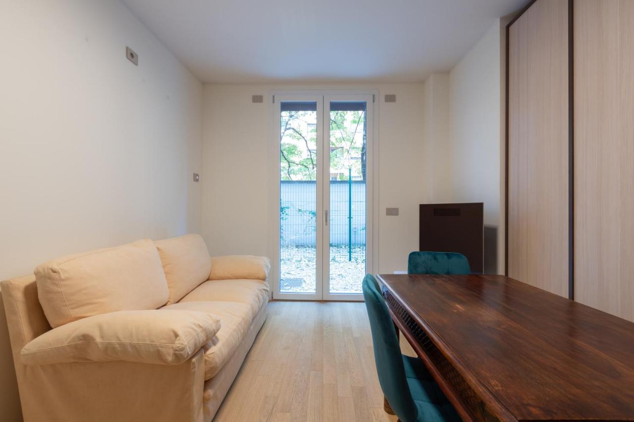 شقة Cozy Flat With Parking ميلان المظهر الخارجي الصورة