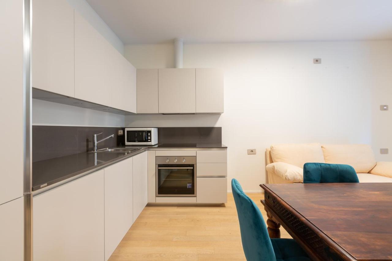 شقة Cozy Flat With Parking ميلان المظهر الخارجي الصورة